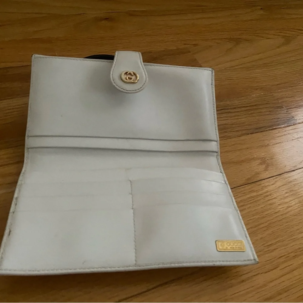 2-1 Deal Gucci|white leather Bi-Fold wallet ++free shopping bag :)